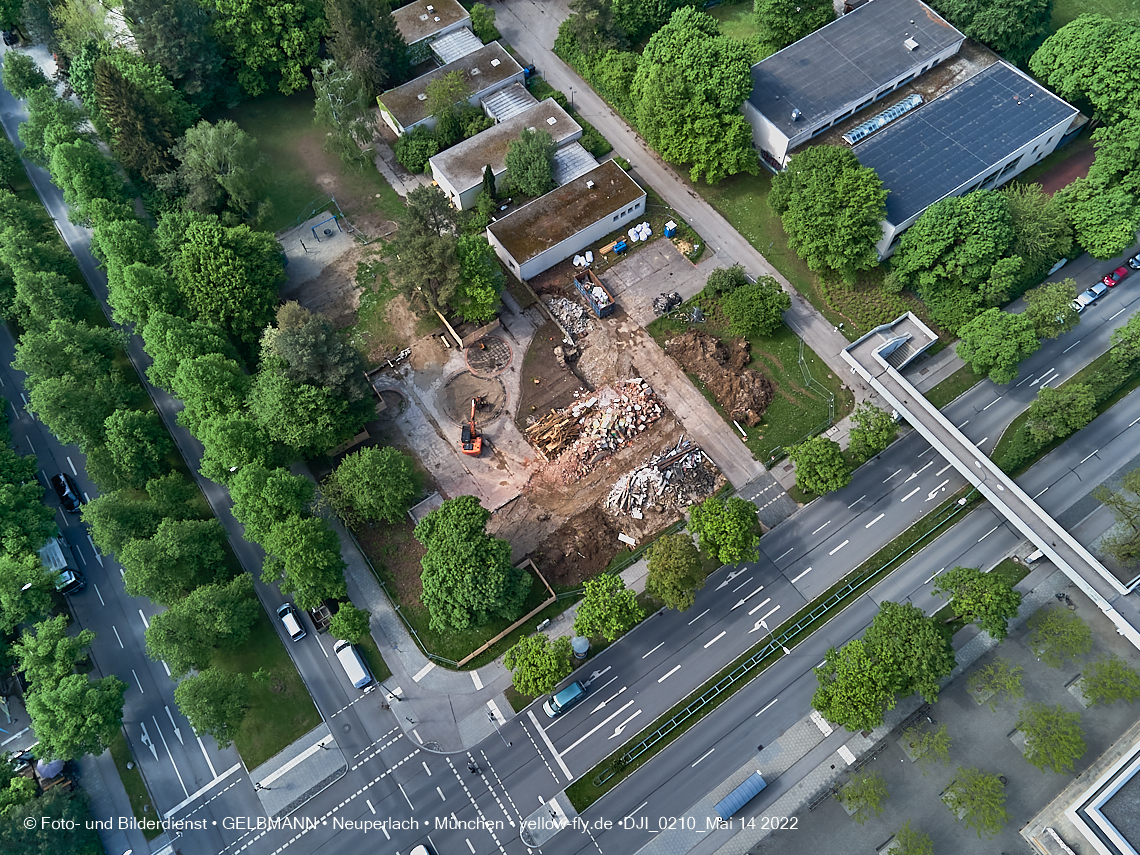 14.05.2022 - Luftbilder von der Baustelle Haus für Kinder in Neuperlach